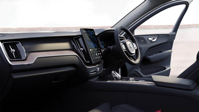 Volvo XC60 2.0 T6 [350] Plug-in Hybrid Plus Pro Dark 5dr AWD Gtron [NI] Estate - Image 5